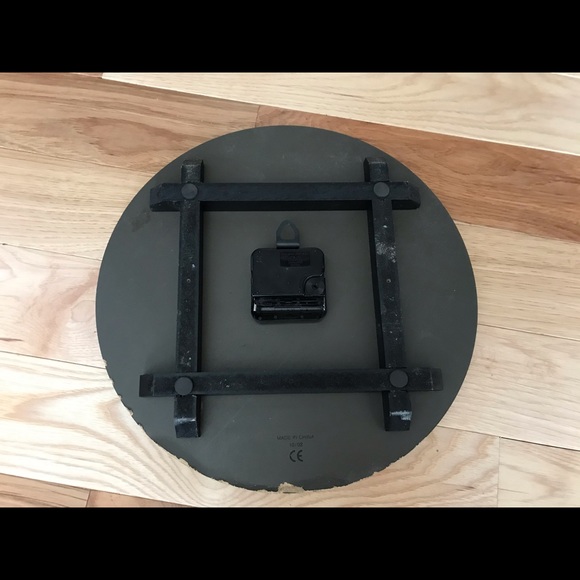 Clock - Picture 3 of 5